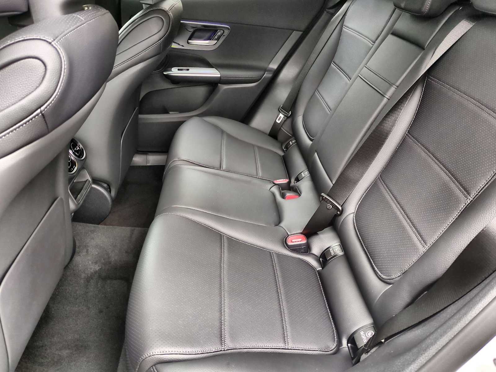 Thumbnail: 2025 Mercedes-Benz GLC - 20