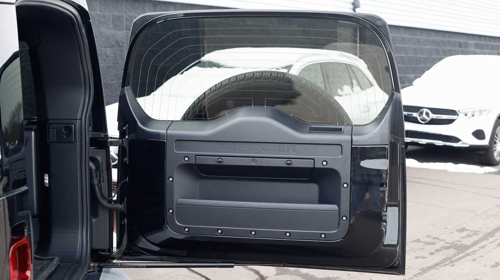 Thumbnail: 2024 Land Rover Defender - 22