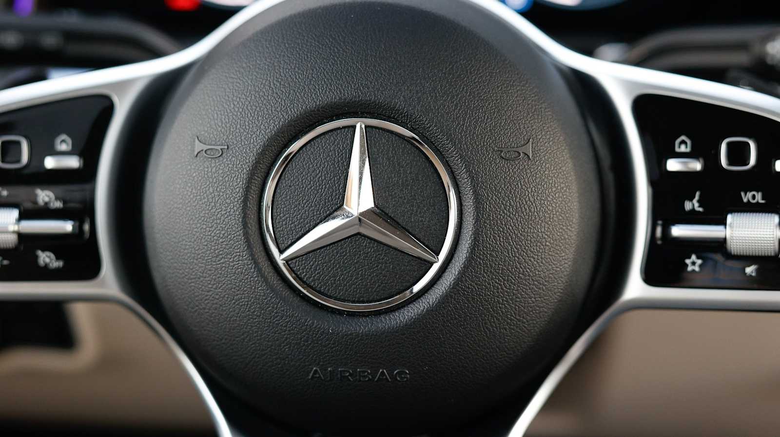 Thumbnail: 2023 Mercedes-Benz GLB - 34