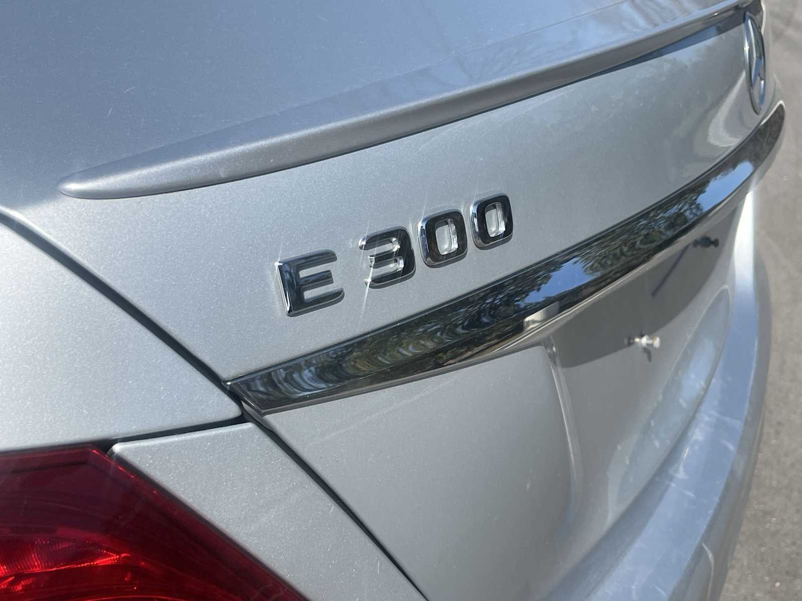 Thumbnail: 2017 Mercedes-Benz E-Class - 13