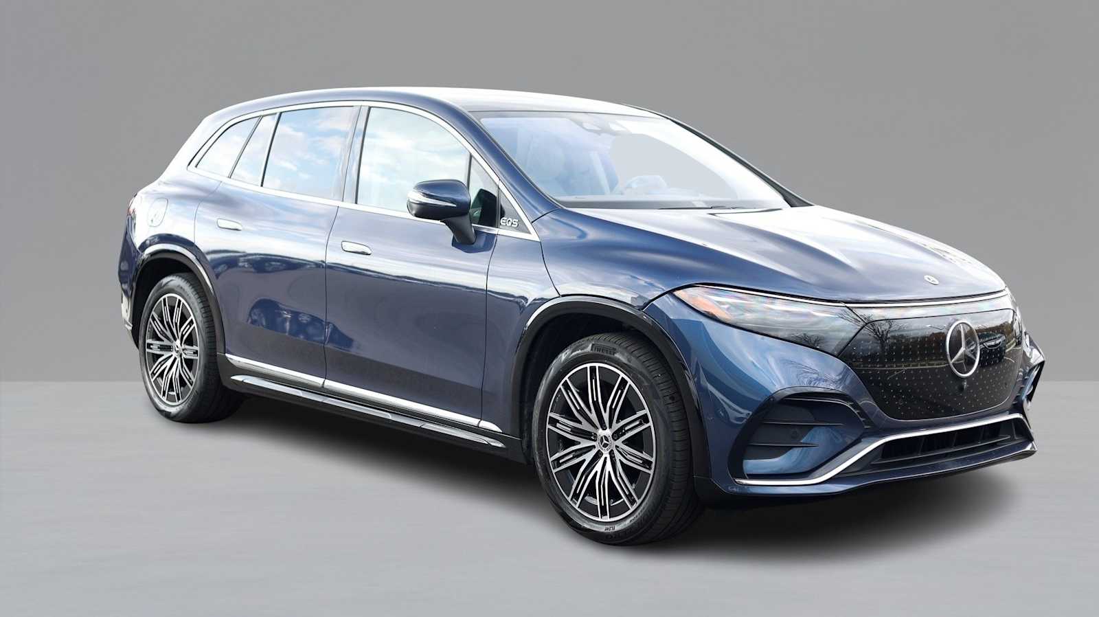 Thumbnail: 2023 Mercedes-Benz EQS - 3