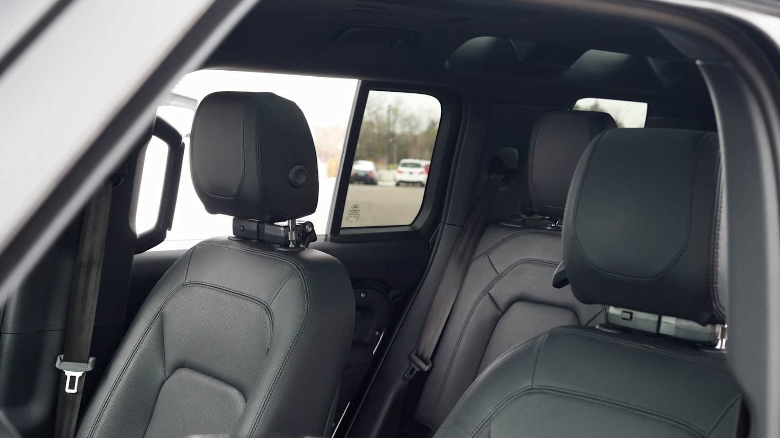 Thumbnail: 2024 Land Rover Defender - 17