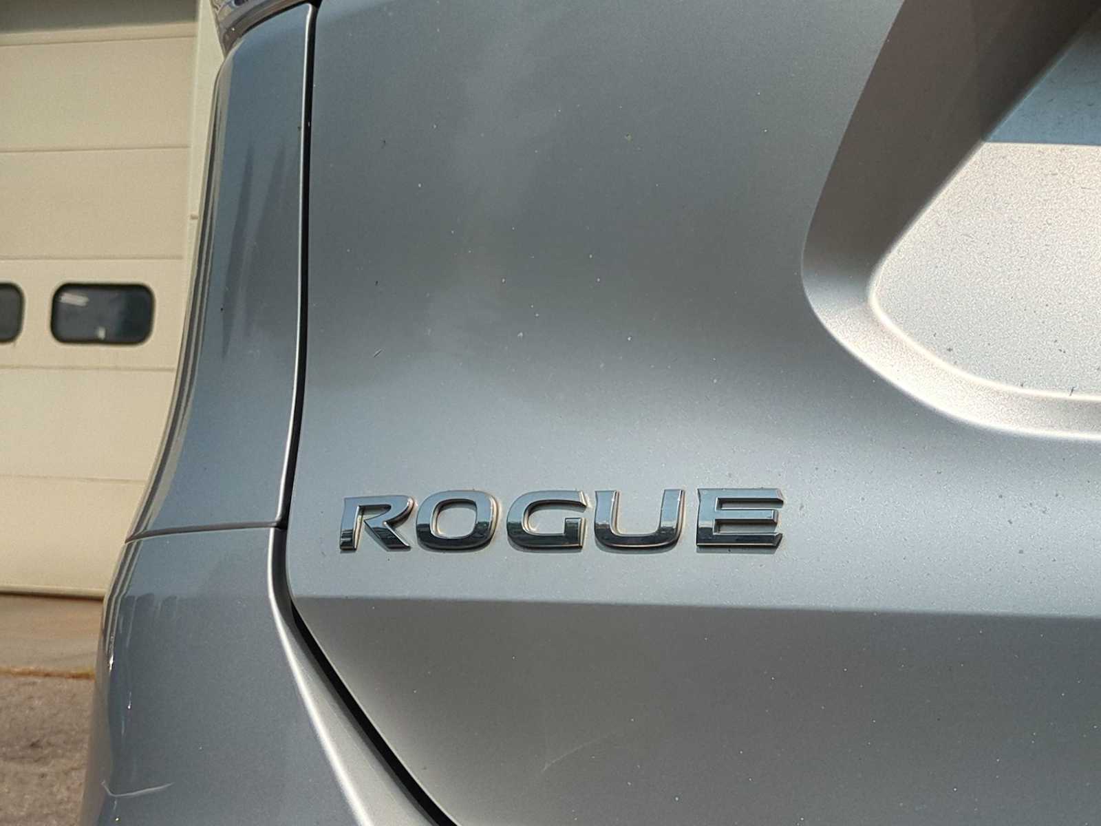 Thumbnail: 2016 Nissan Rogue - 13