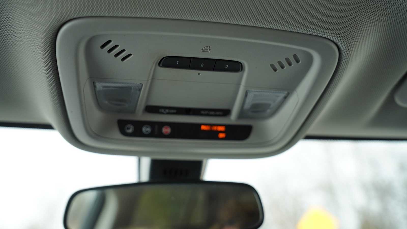 Thumbnail: 2019 Chevrolet Traverse - 25