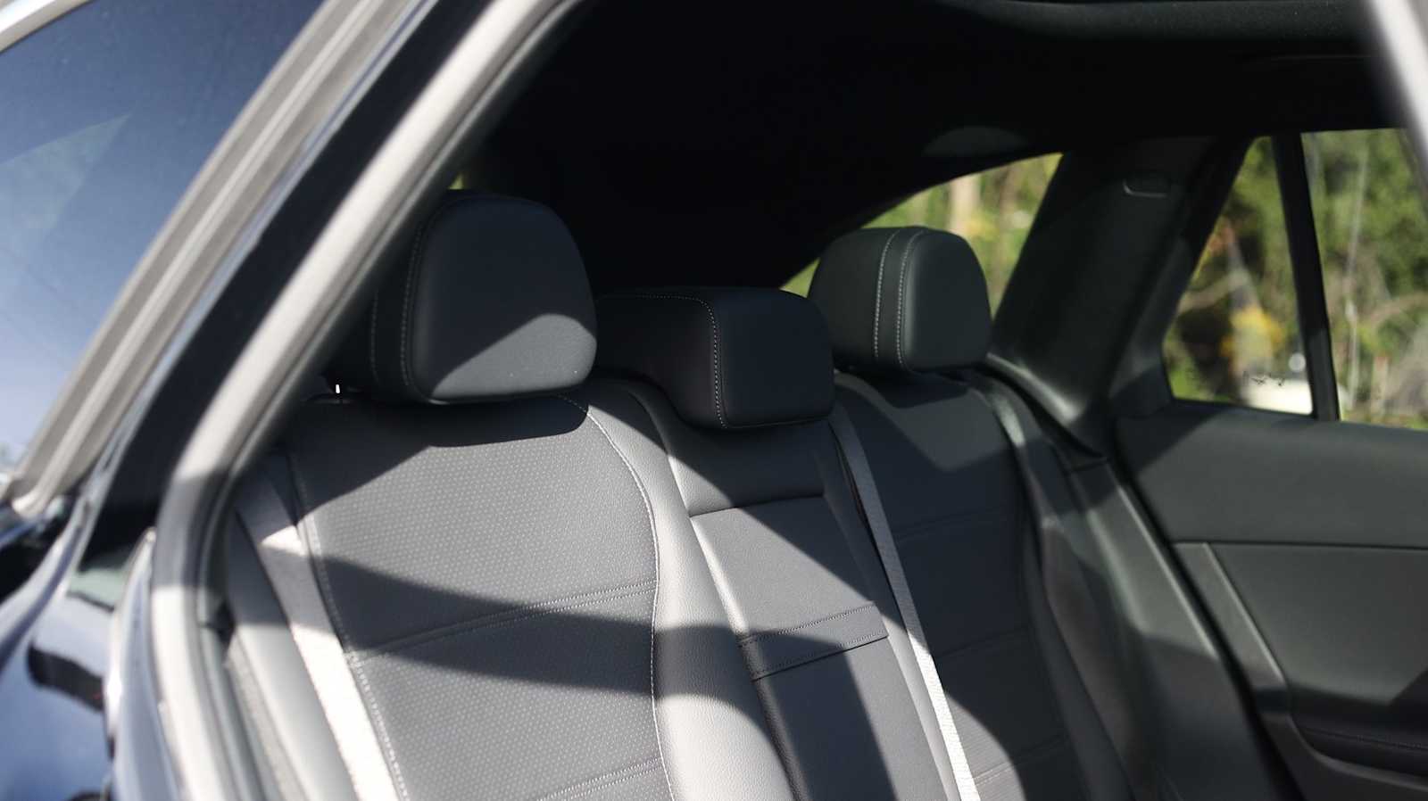 Thumbnail: 2026 Mercedes-Benz GLC - 20