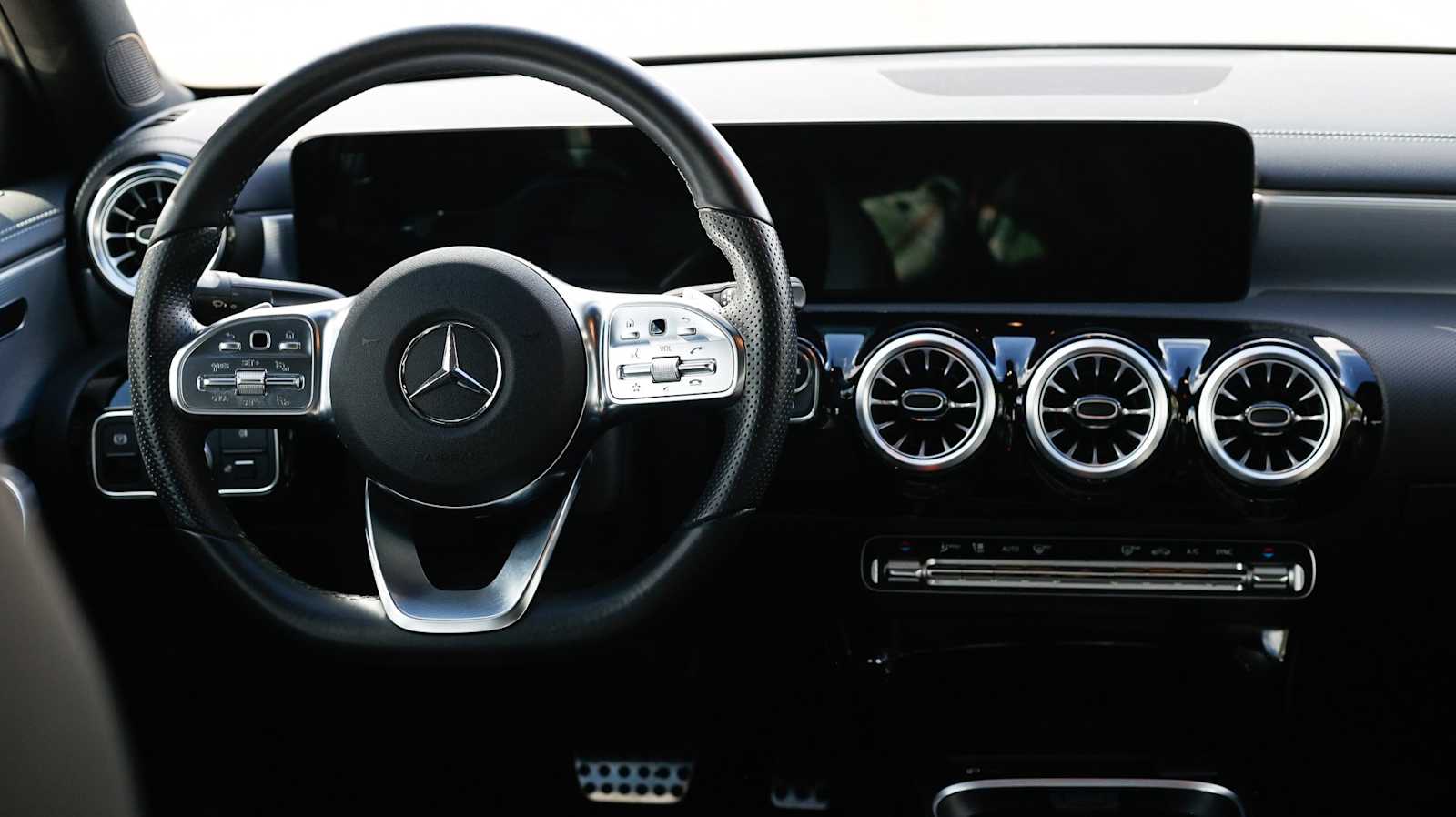 Thumbnail: 2022 Mercedes-Benz A-Class - 18