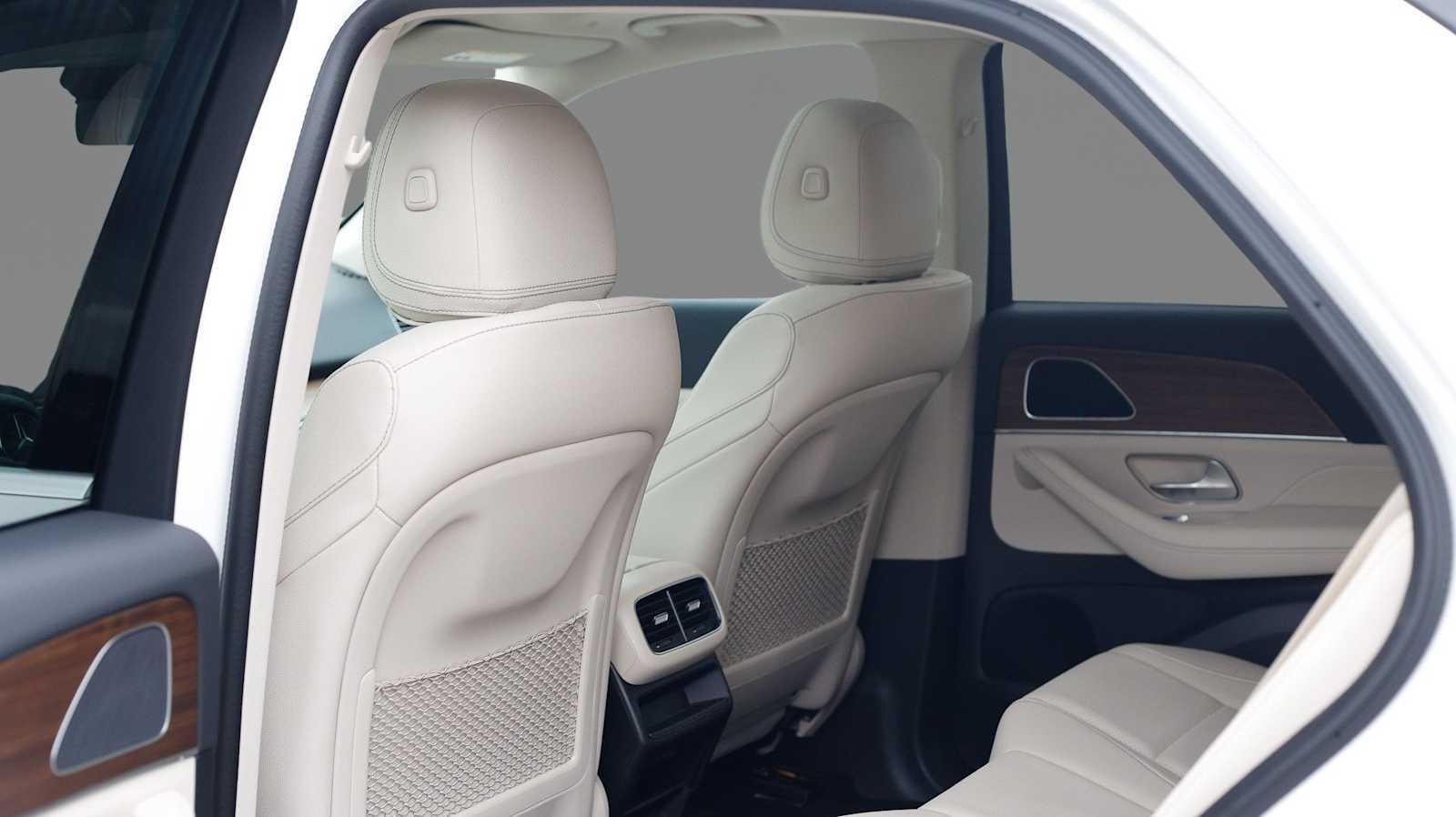 Thumbnail: 2025 Mercedes-Benz GLE - 17