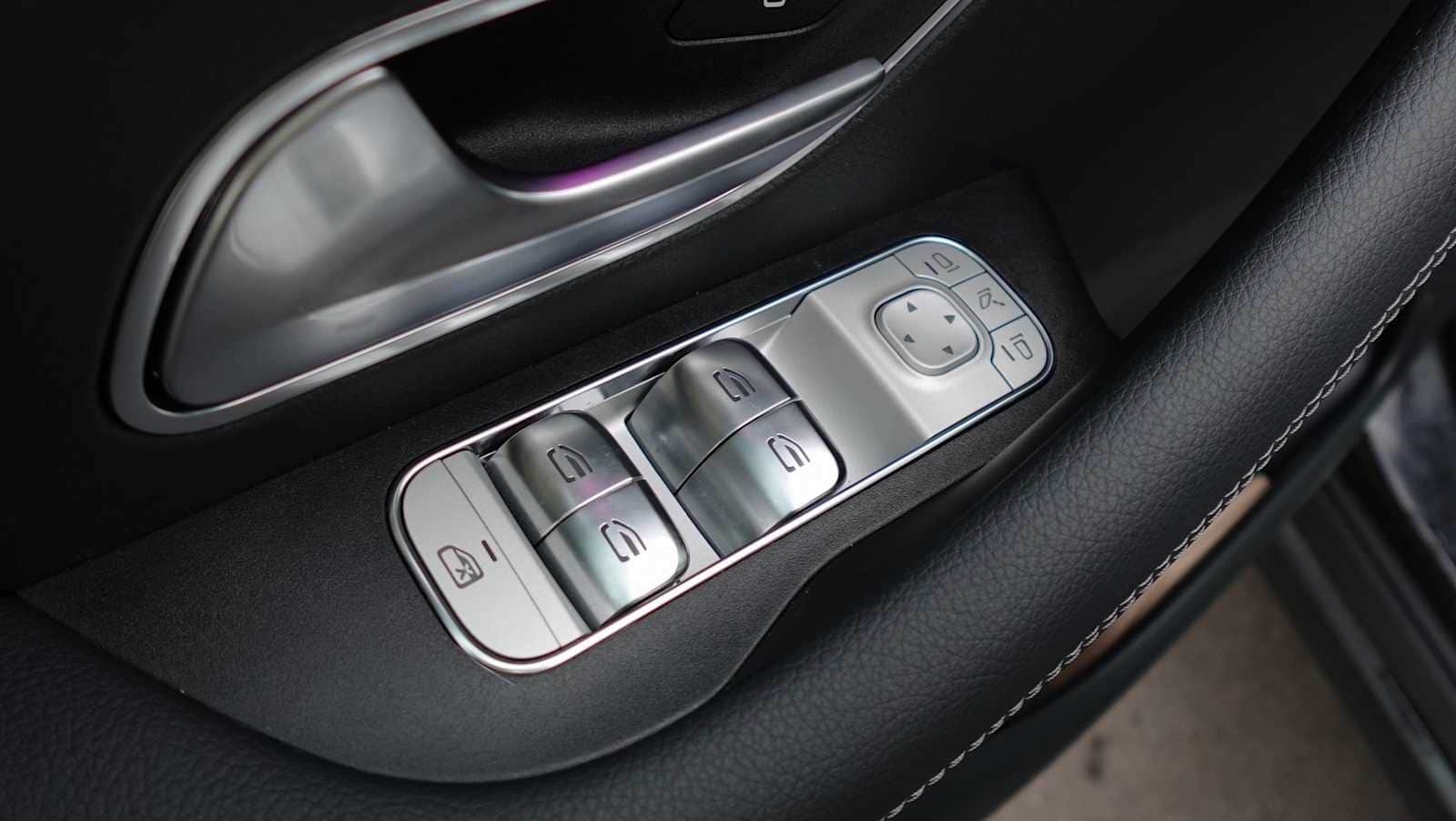 Thumbnail: 2026 Mercedes-Benz GLE - 21