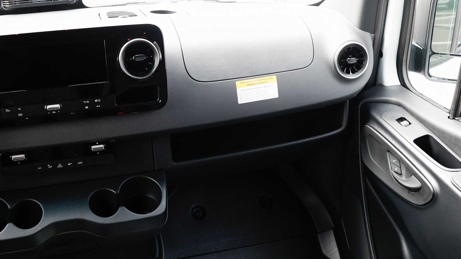 Thumbnail: 2026 Mercedes-Benz Sprinter - 23