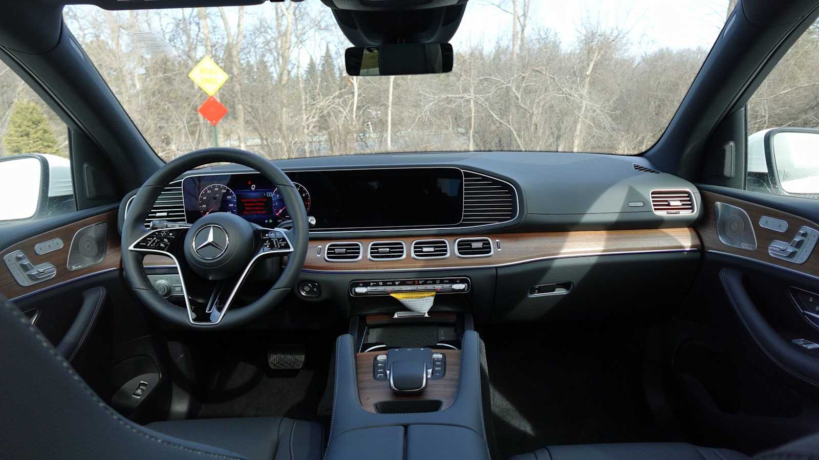 Thumbnail: 2026 Mercedes-Benz GLE - 46