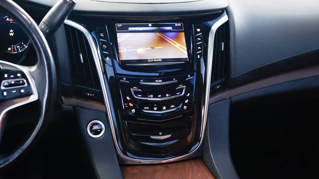 Thumbnail: 2016 Cadillac Escalade - 32