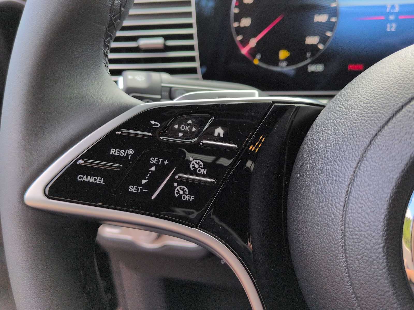 Thumbnail: 2025 Mercedes-Benz GLE - 26