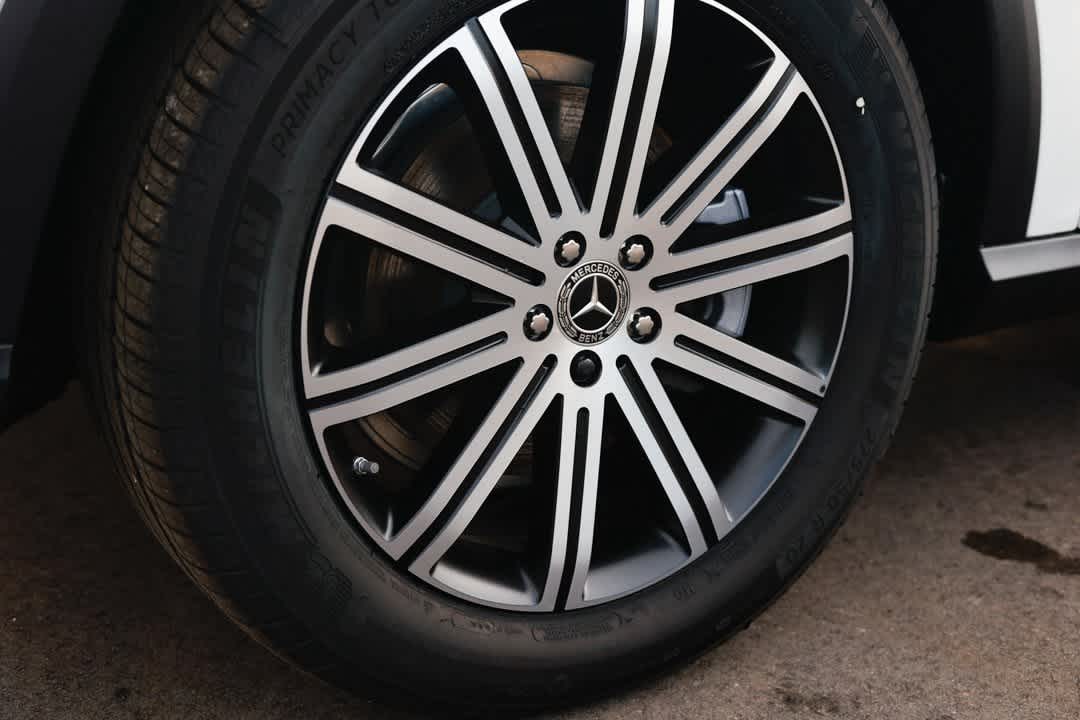 Thumbnail: 2026 Mercedes-Benz GLE - 26