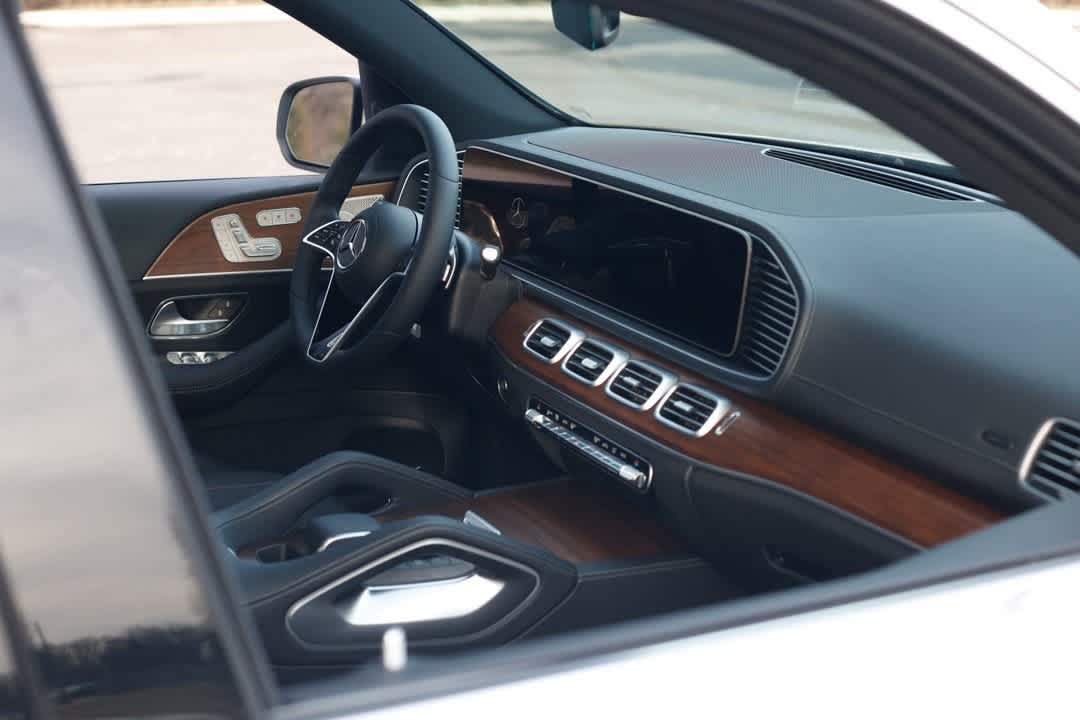 Thumbnail: 2026 Mercedes-Benz GLE - 16