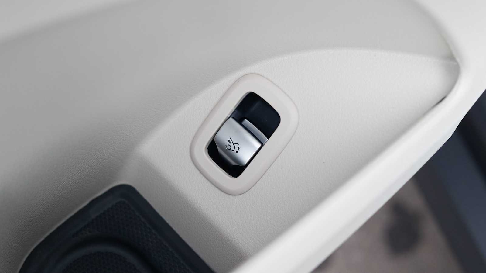 Thumbnail: 2026 Mercedes-Benz GLC - 37