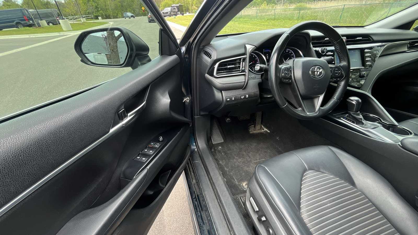 Thumbnail: 2020 Toyota Camry - 16