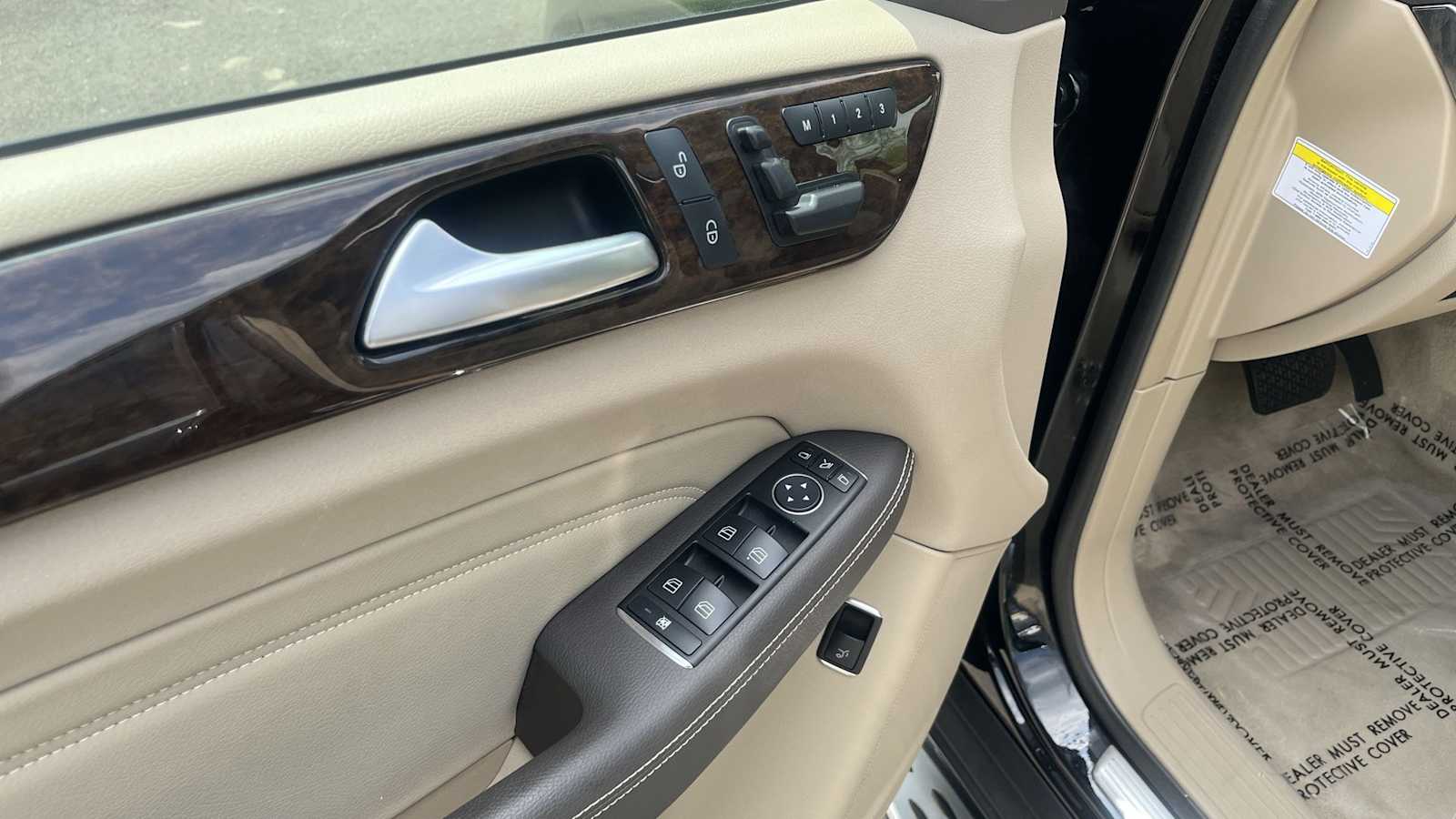 Thumbnail: 2013 Mercedes-Benz M-Class - 31