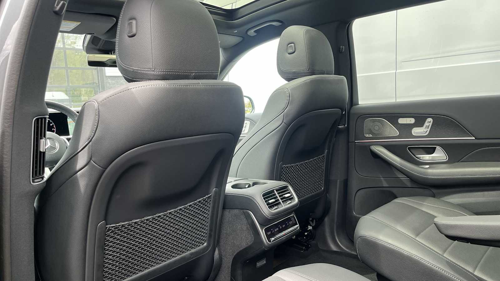 Thumbnail: 2022 Mercedes-Benz GLS - 30