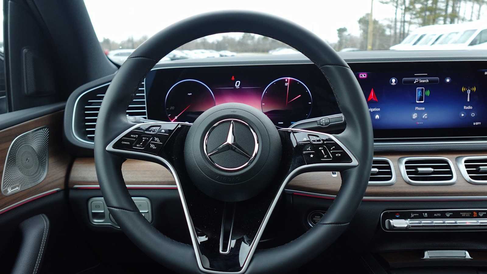 Thumbnail: 2026 Mercedes-Benz GLE - 30