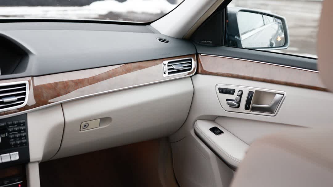 Thumbnail: 2014 Mercedes-Benz E-Class - 23