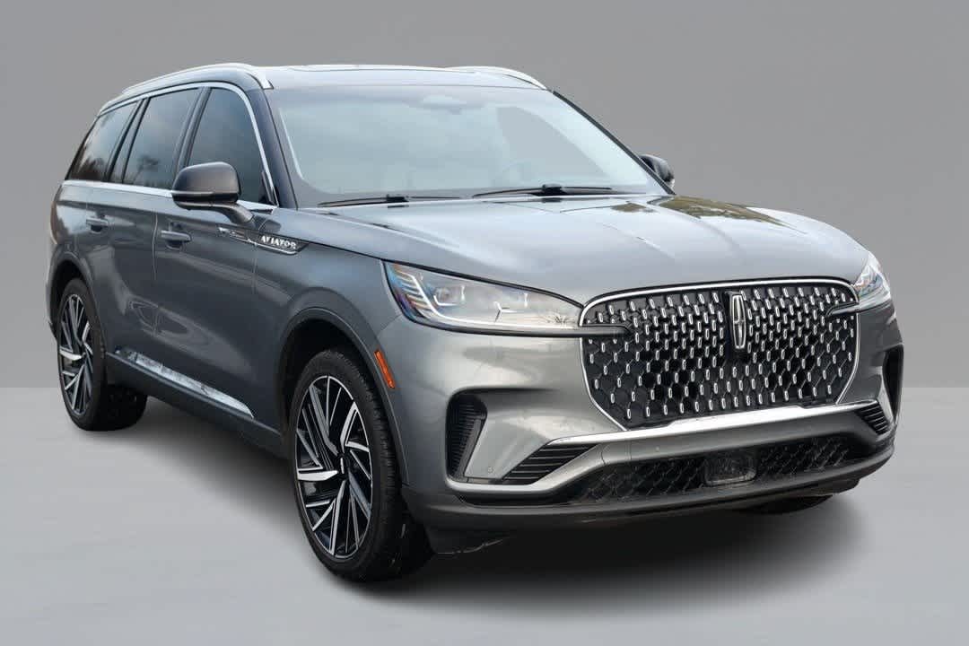 Thumbnail: 2025 Lincoln Aviator - 3