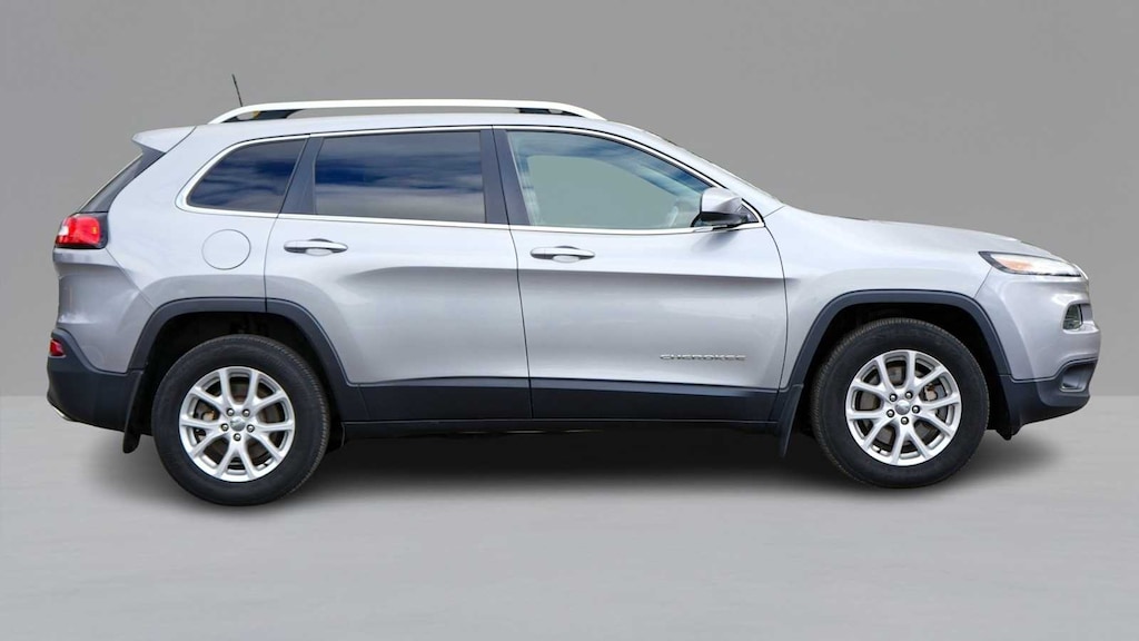 Used 2016 Jeep Cherokee Latitude 4x4 SUV