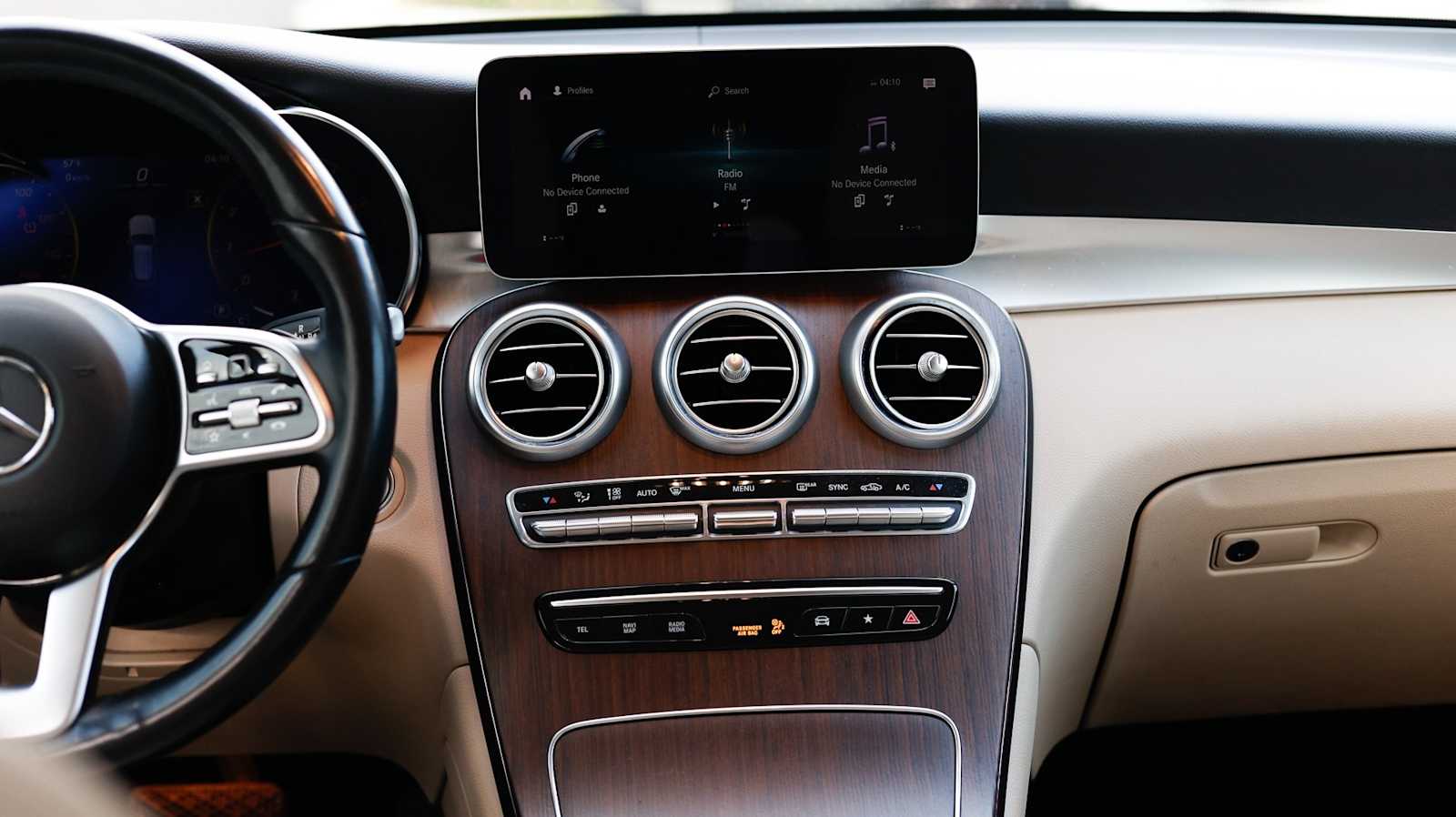 Thumbnail: 2022 Mercedes-Benz GLC - 14