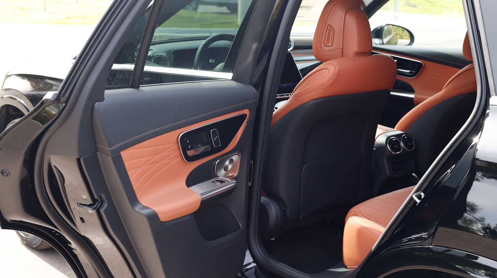 Thumbnail: 2026 Mercedes-Benz GLC - 18