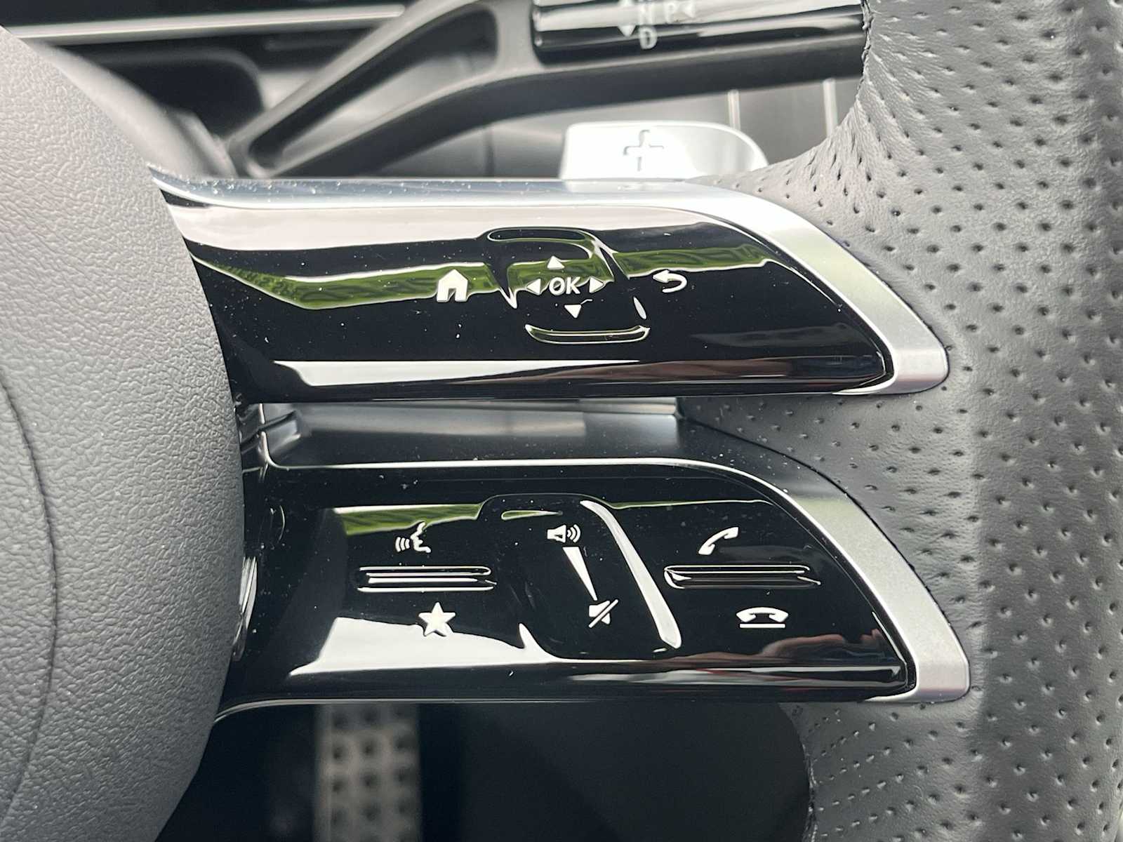 Thumbnail: 2026 Mercedes-Benz GLC - 32