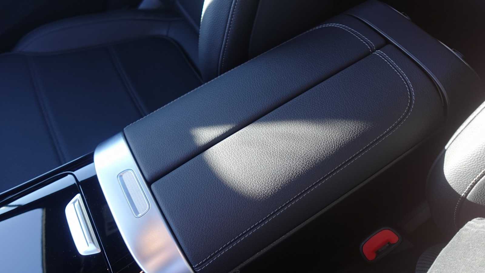 Thumbnail: 2026 Mercedes-Benz GLC - 35