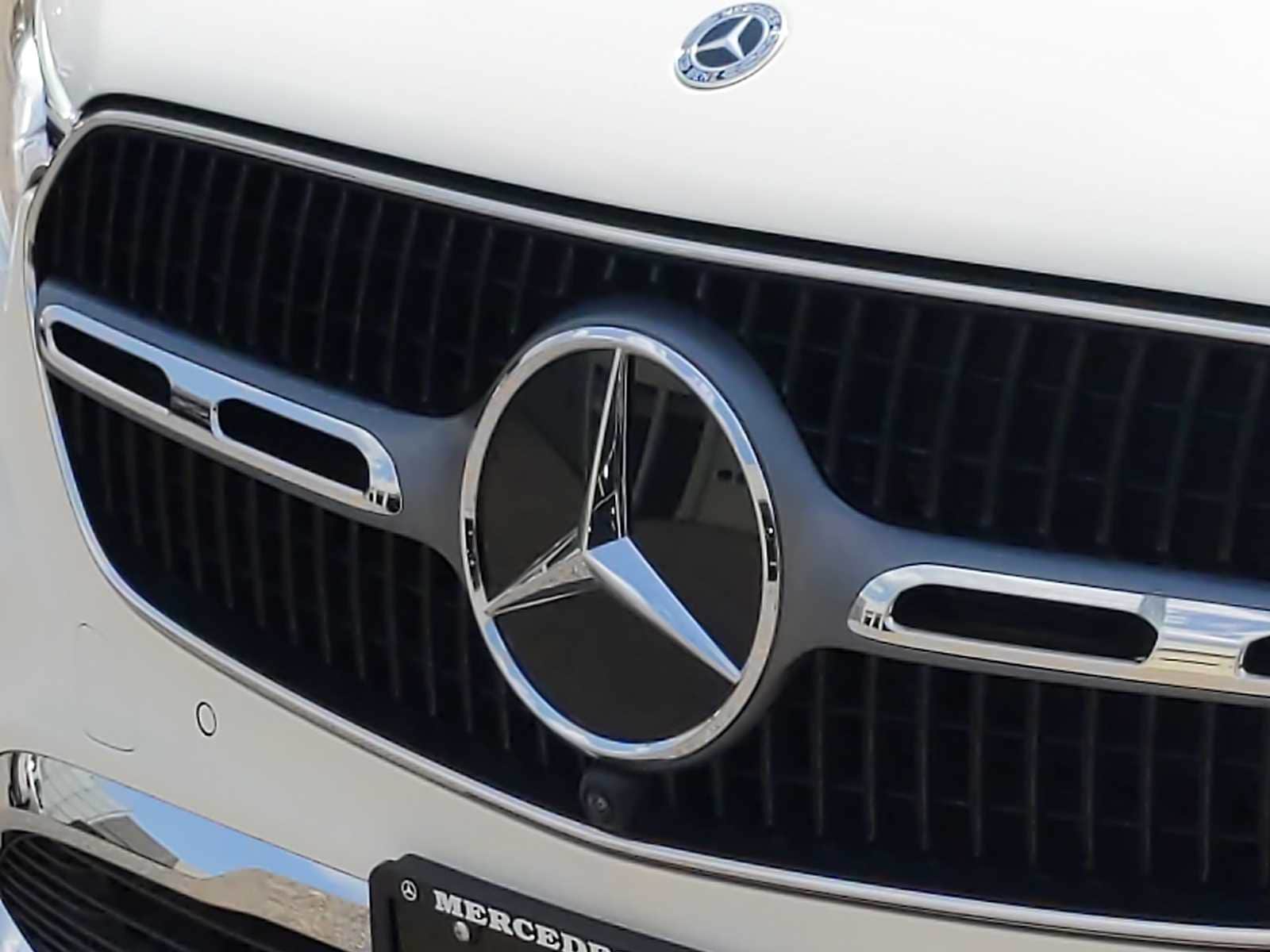 Thumbnail: 2025 Mercedes-Benz GLC - 12