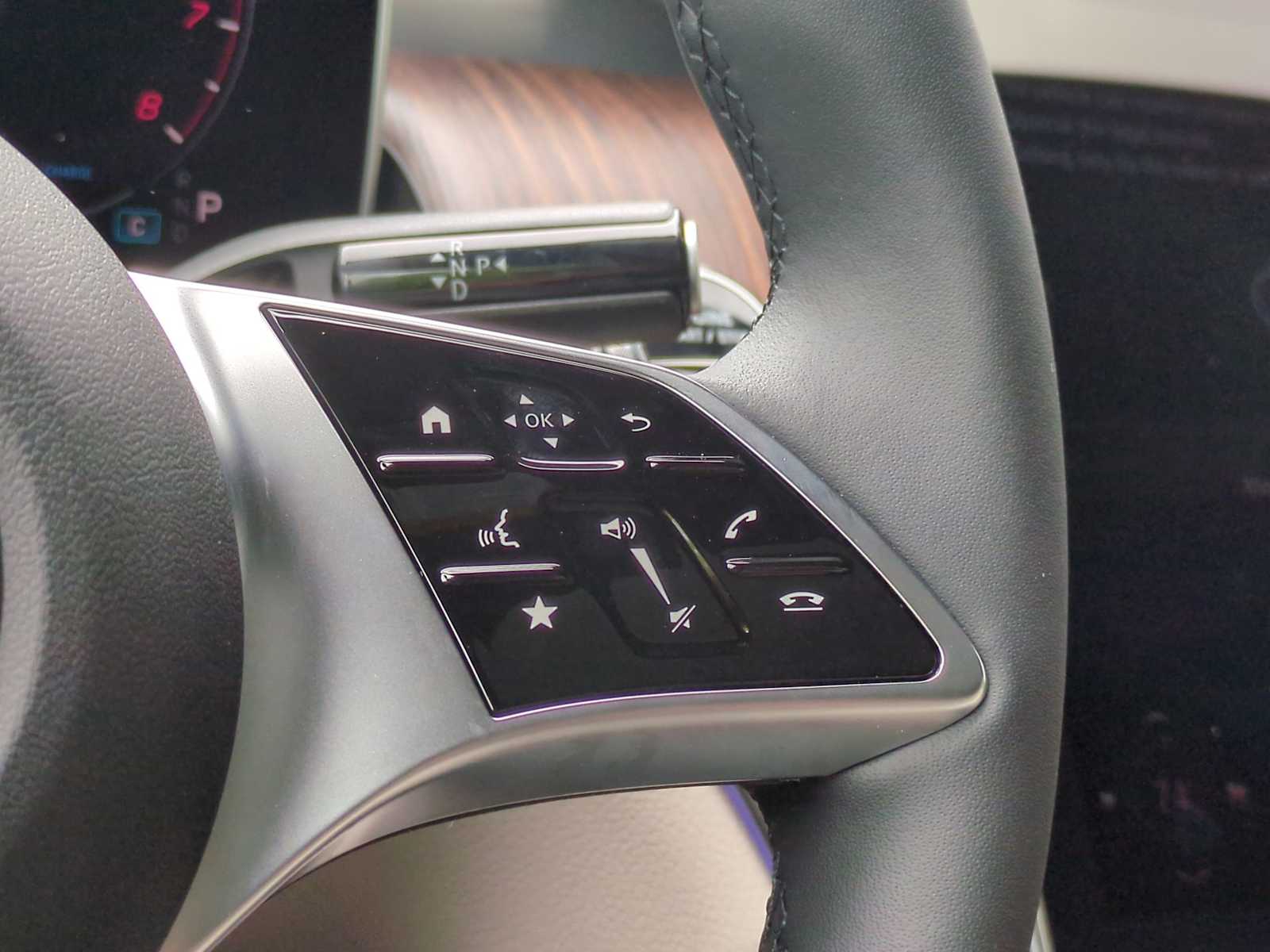 Thumbnail: 2025 Mercedes-Benz GLC - 27