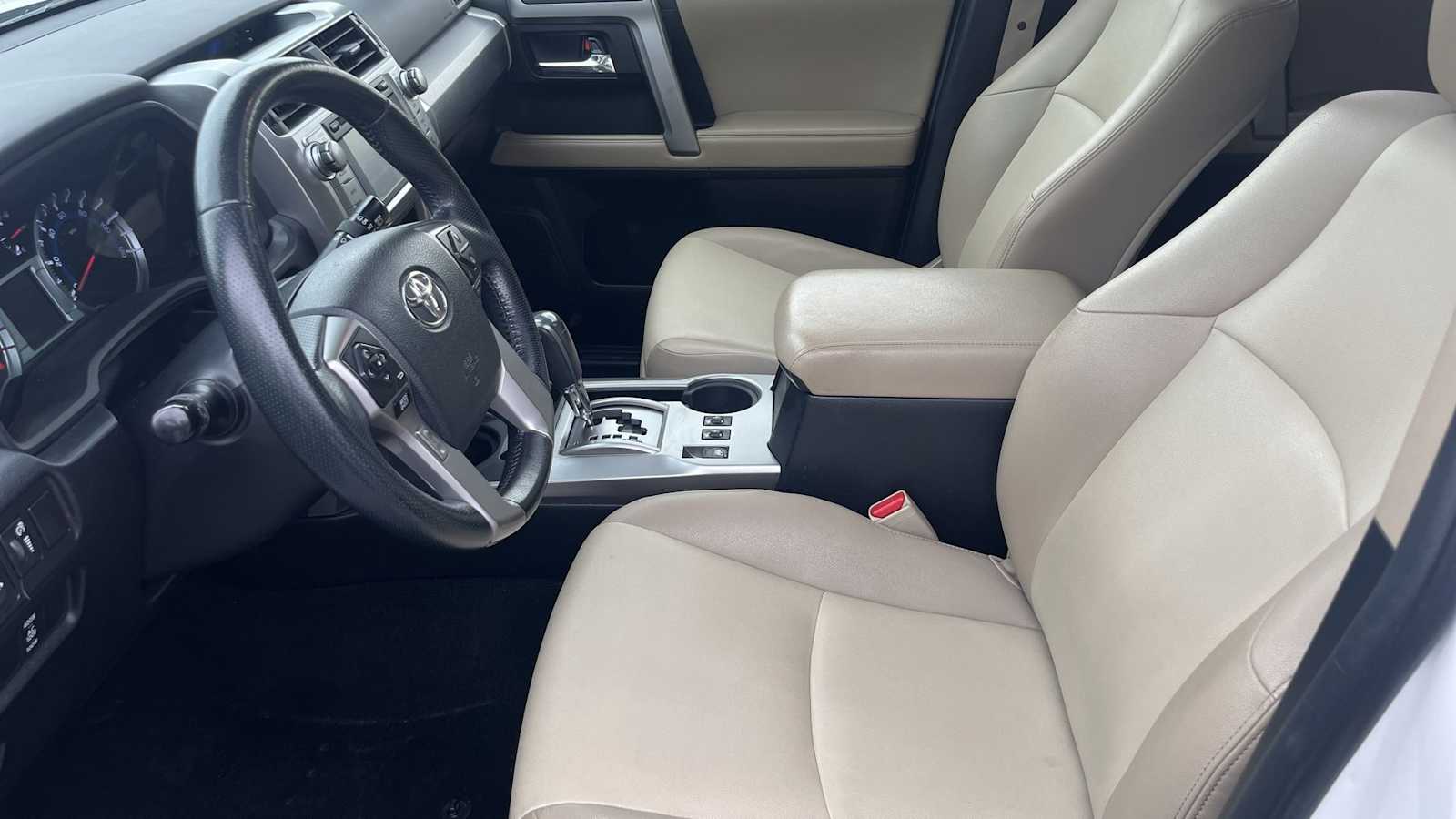 Thumbnail: 2015 Toyota 4Runner - 12