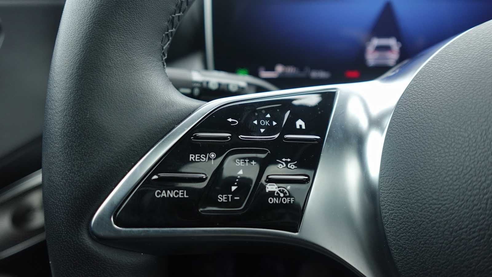 Thumbnail: 2025 Mercedes-Benz GLC - 29