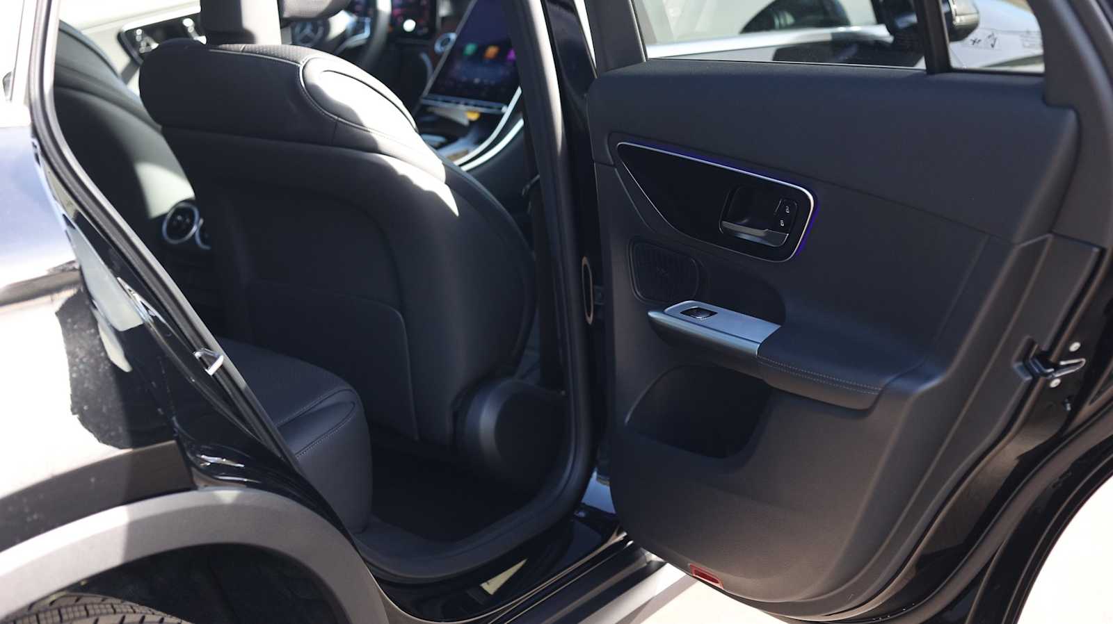 Thumbnail: 2026 Mercedes-Benz GLC - 25