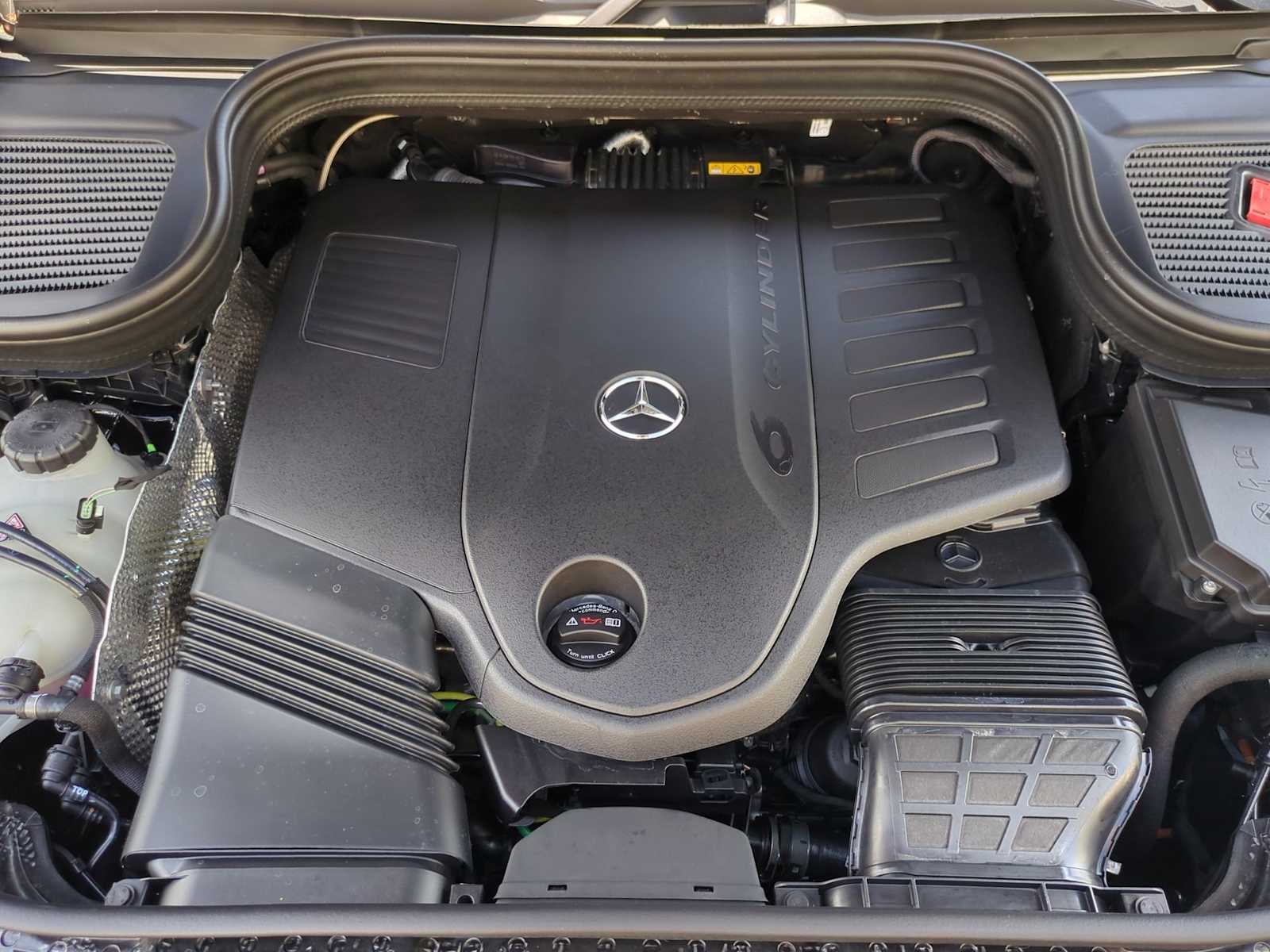 2025 Mercedes-Benz GLS 450 4MATIC 15