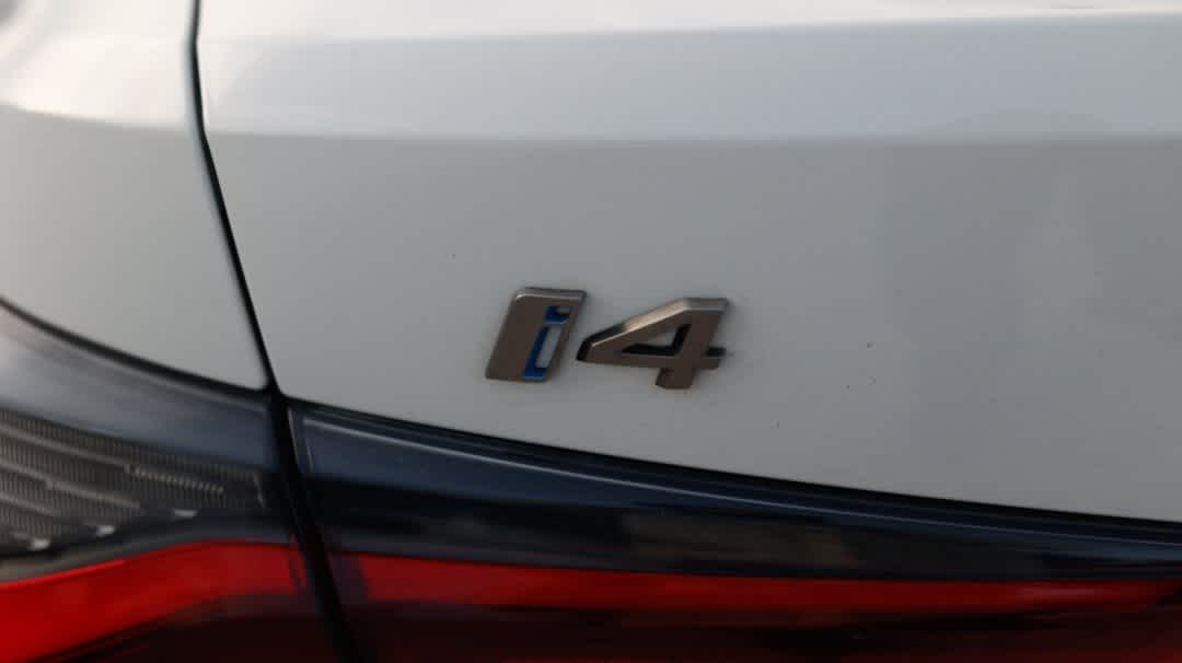Thumbnail: 2022 BMW i4 - 17