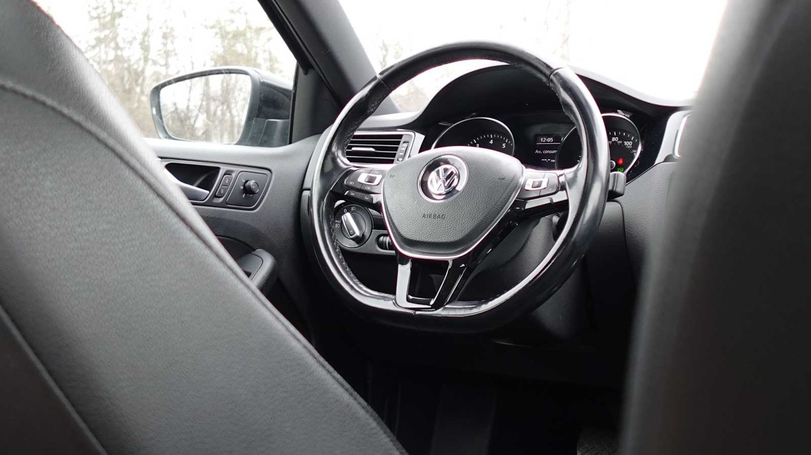 Thumbnail: 2018 Volkswagen Jetta - 41