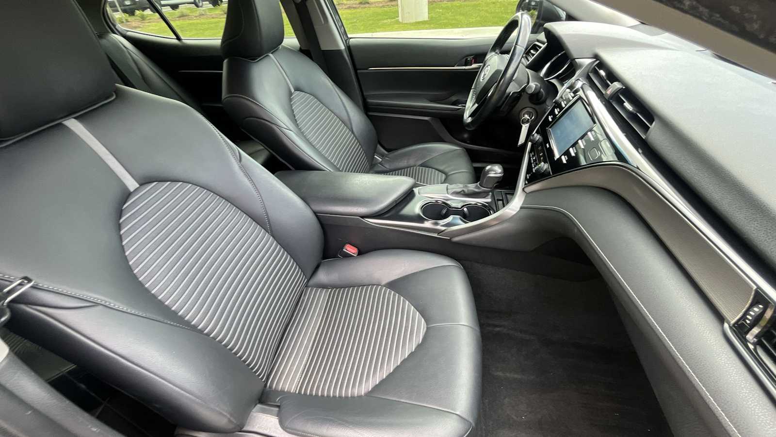 Thumbnail: 2020 Toyota Camry - 11