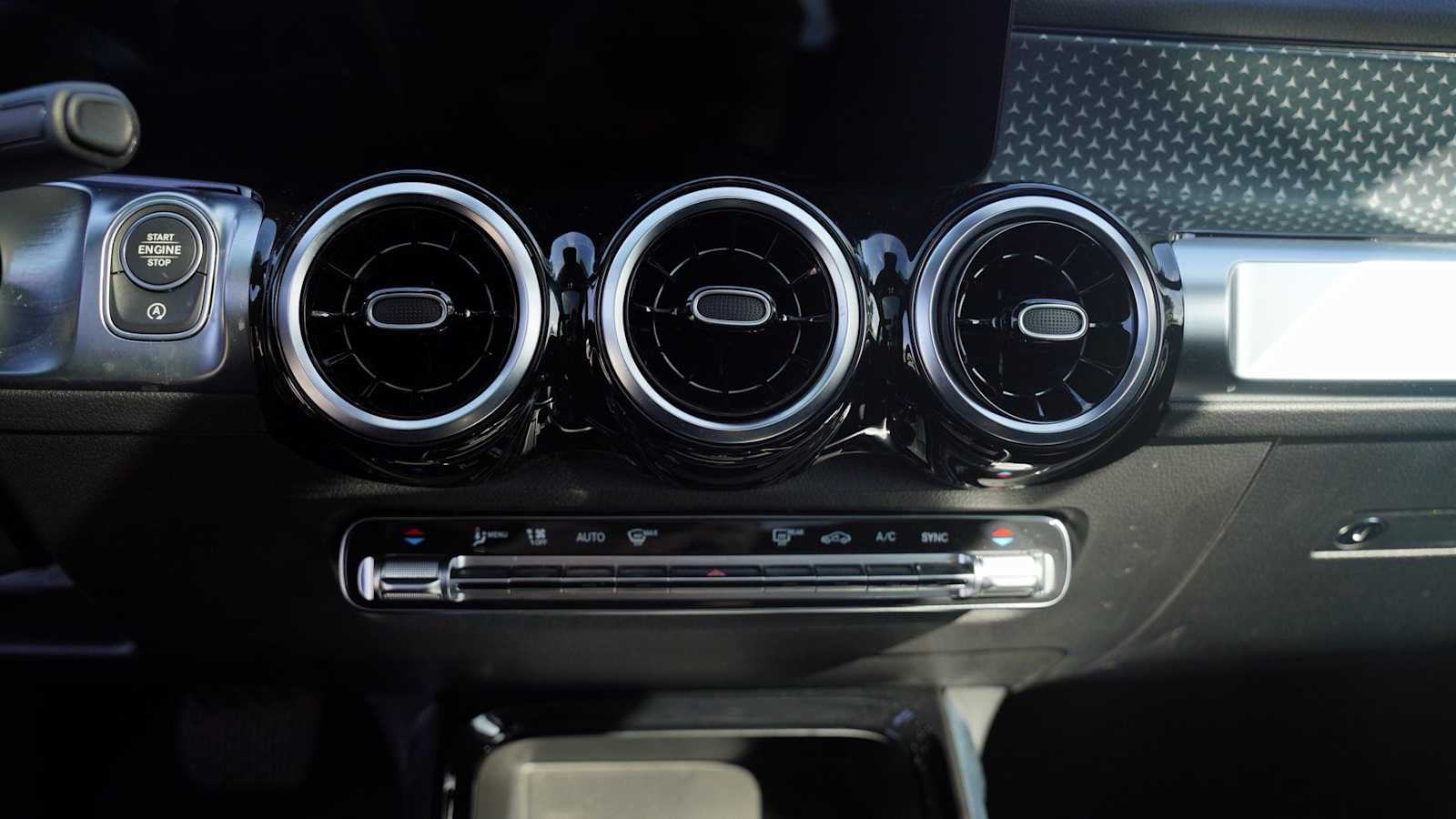 Thumbnail: 2026 Mercedes-Benz GLB - 25
