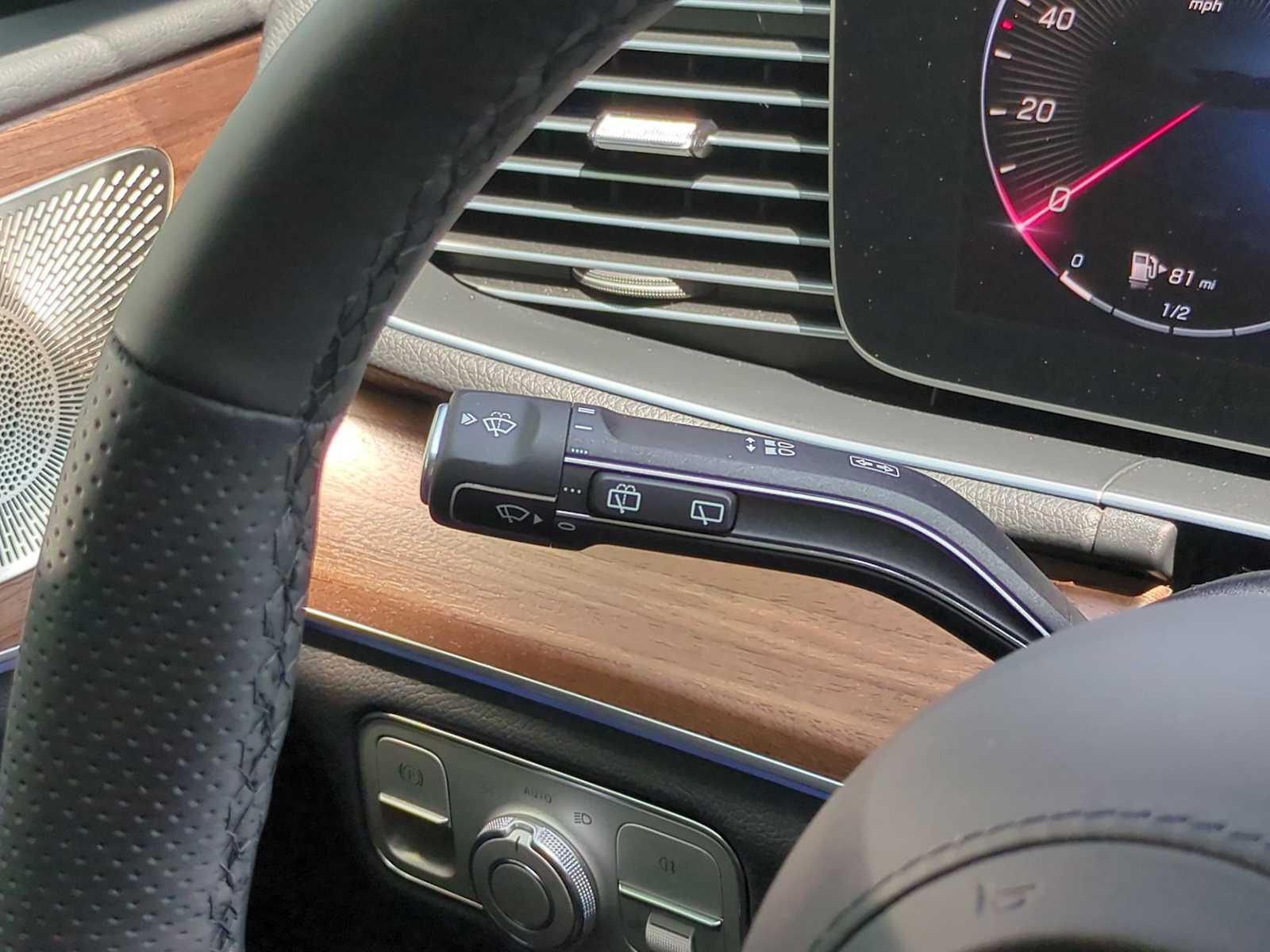 Thumbnail: 2025 Mercedes-Benz GLS - 28