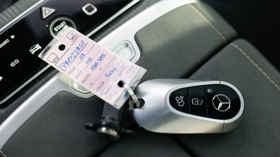 Thumbnail: 2023 Mercedes-Benz EQS - 40