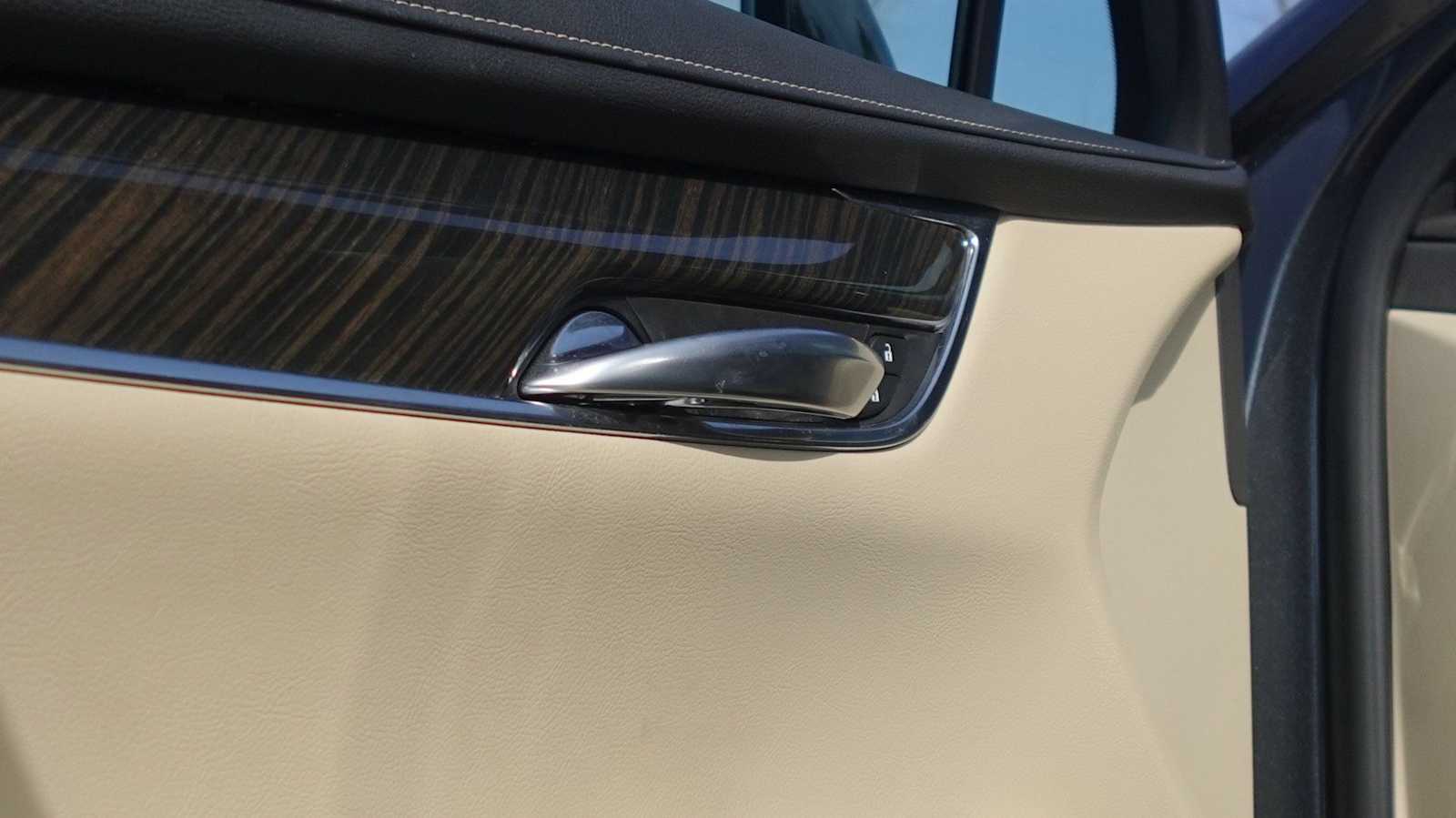 Thumbnail: 2019 Cadillac XT5 - 15