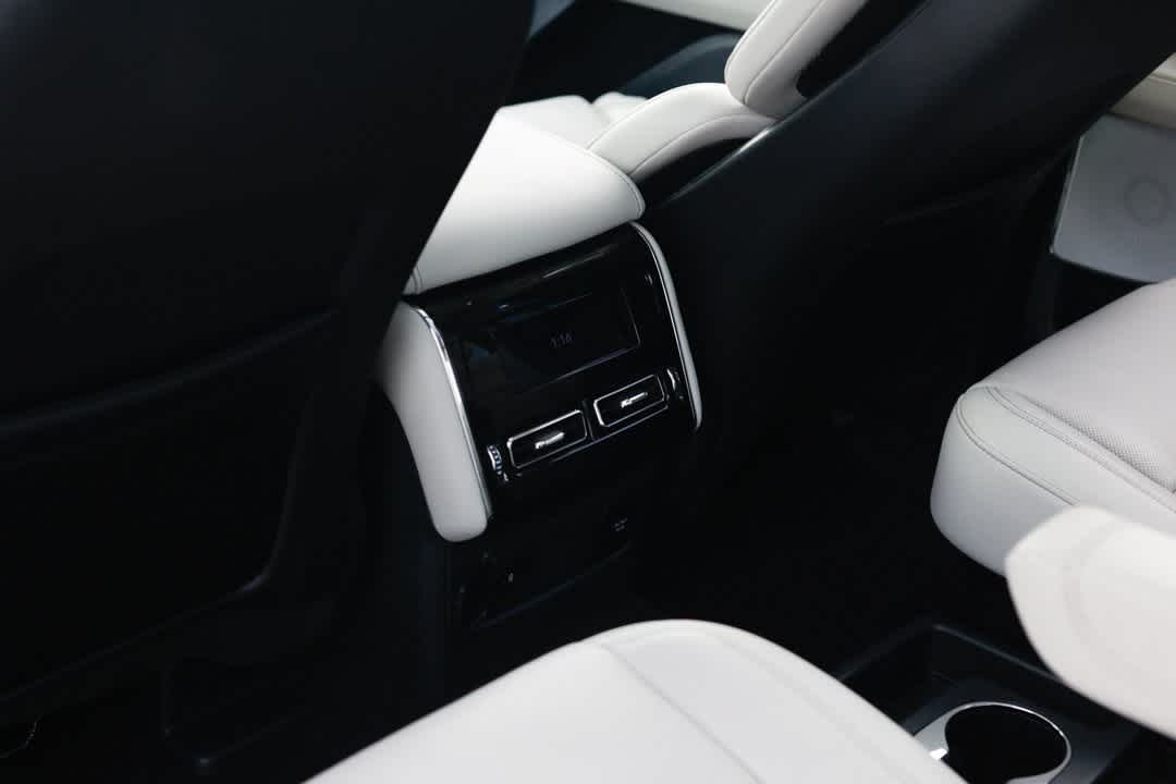 Thumbnail: 2025 Lincoln Aviator - 28