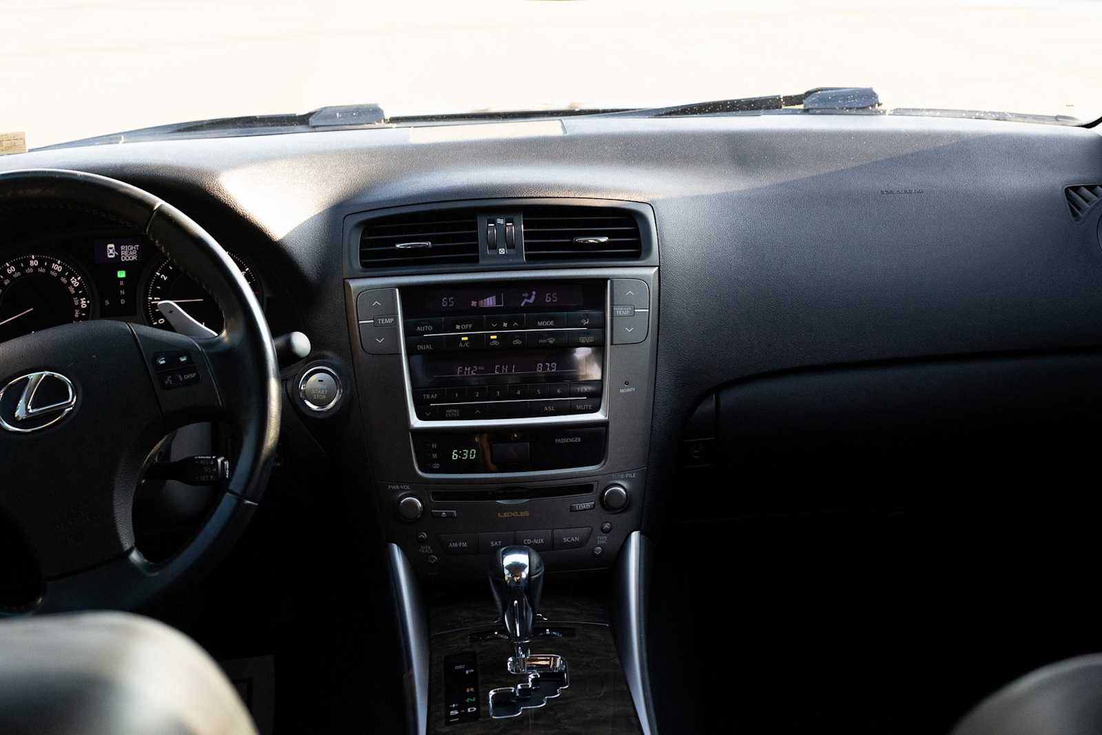 Thumbnail: 2010 Lexus IS - 15