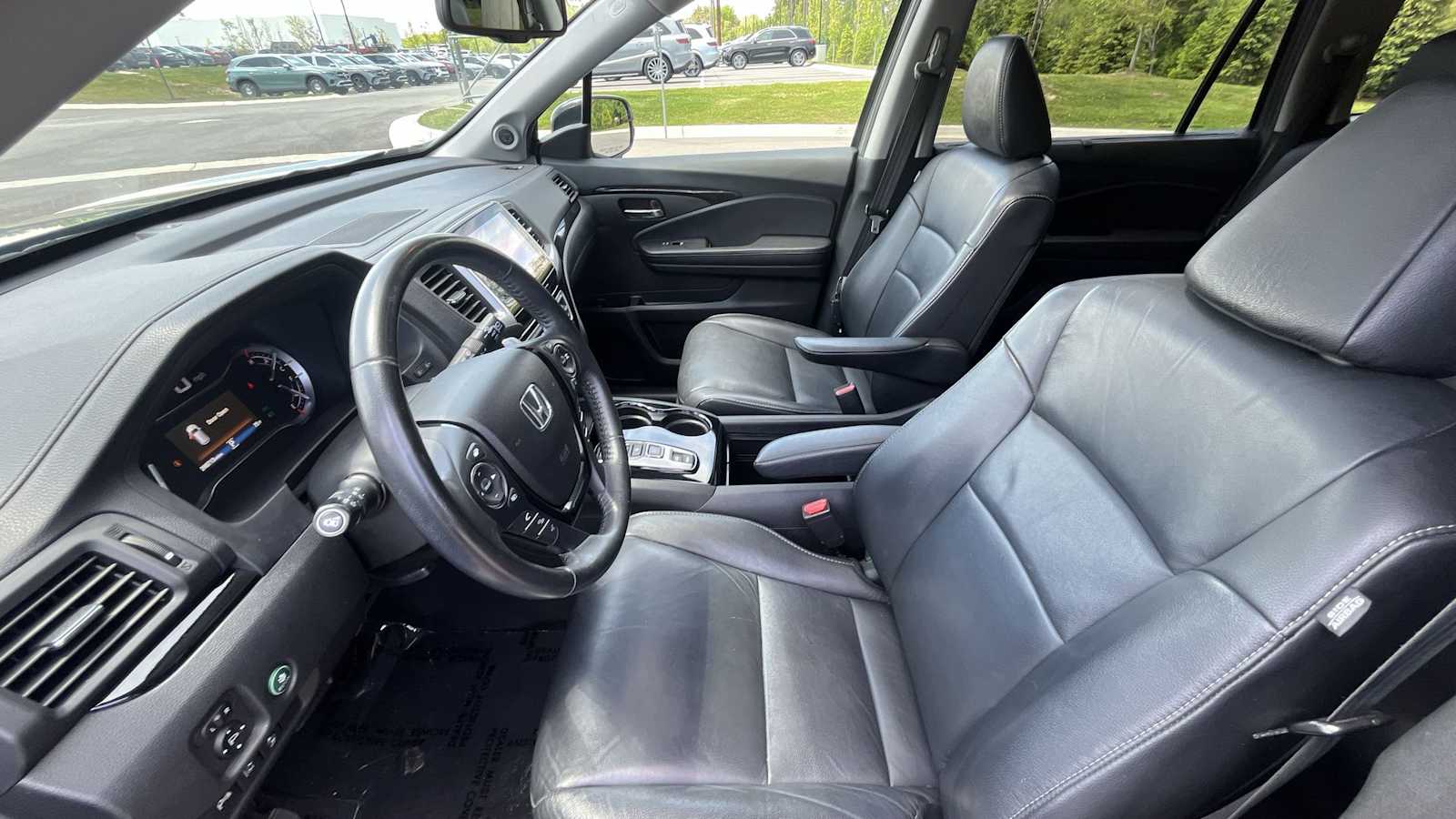 Thumbnail: 2017 Honda Pilot - 15