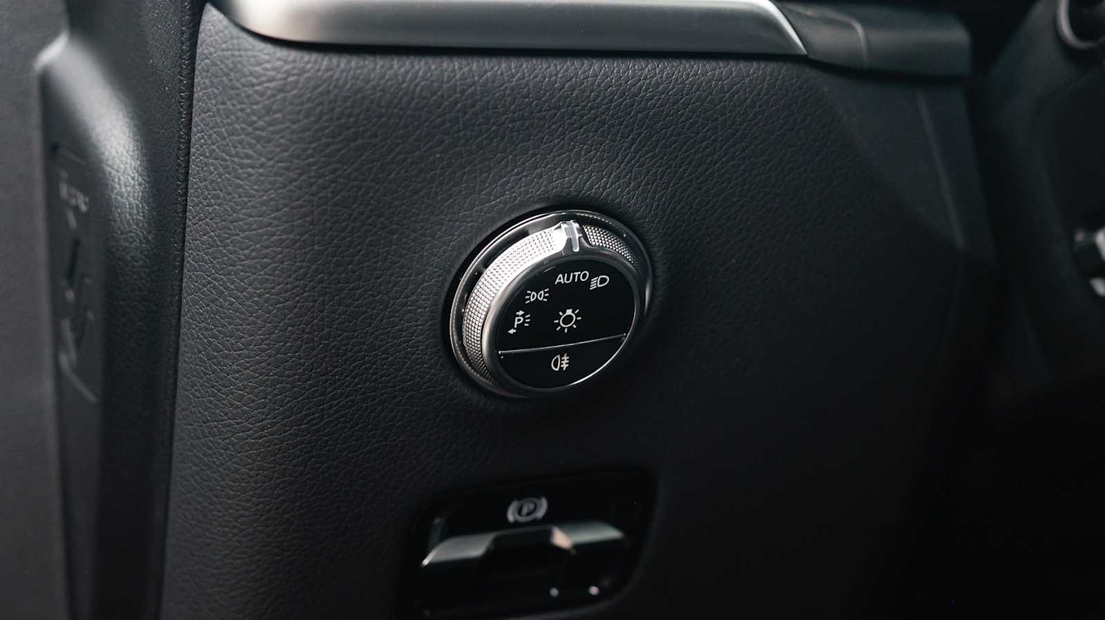 Thumbnail: 2026 Mercedes-Benz GLC - 33