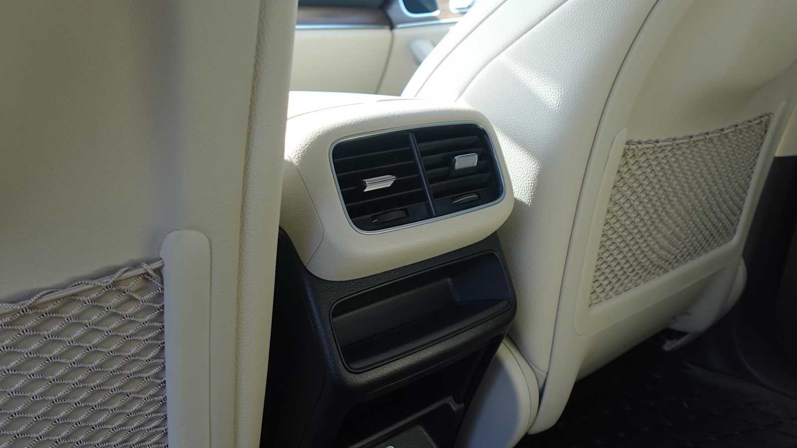 Thumbnail: 2026 Mercedes-Benz GLE - 27