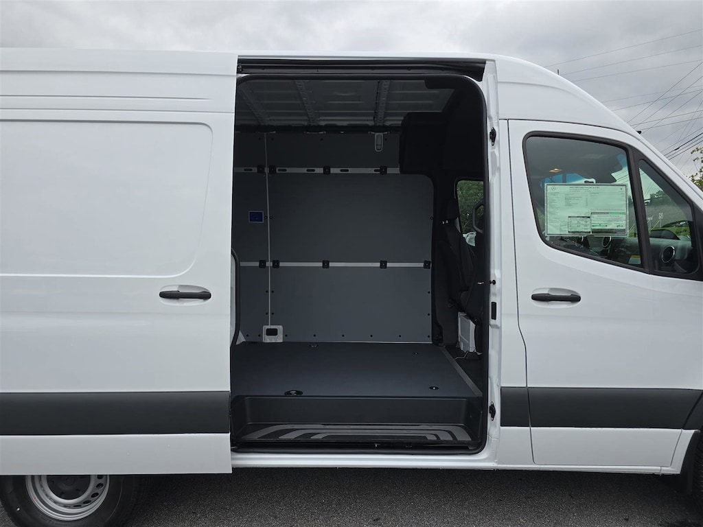 New 2025 Mercedes-Benz Sprinter 2500 Standard Roof 4-Cyl Diesel HO Van Cargo Van