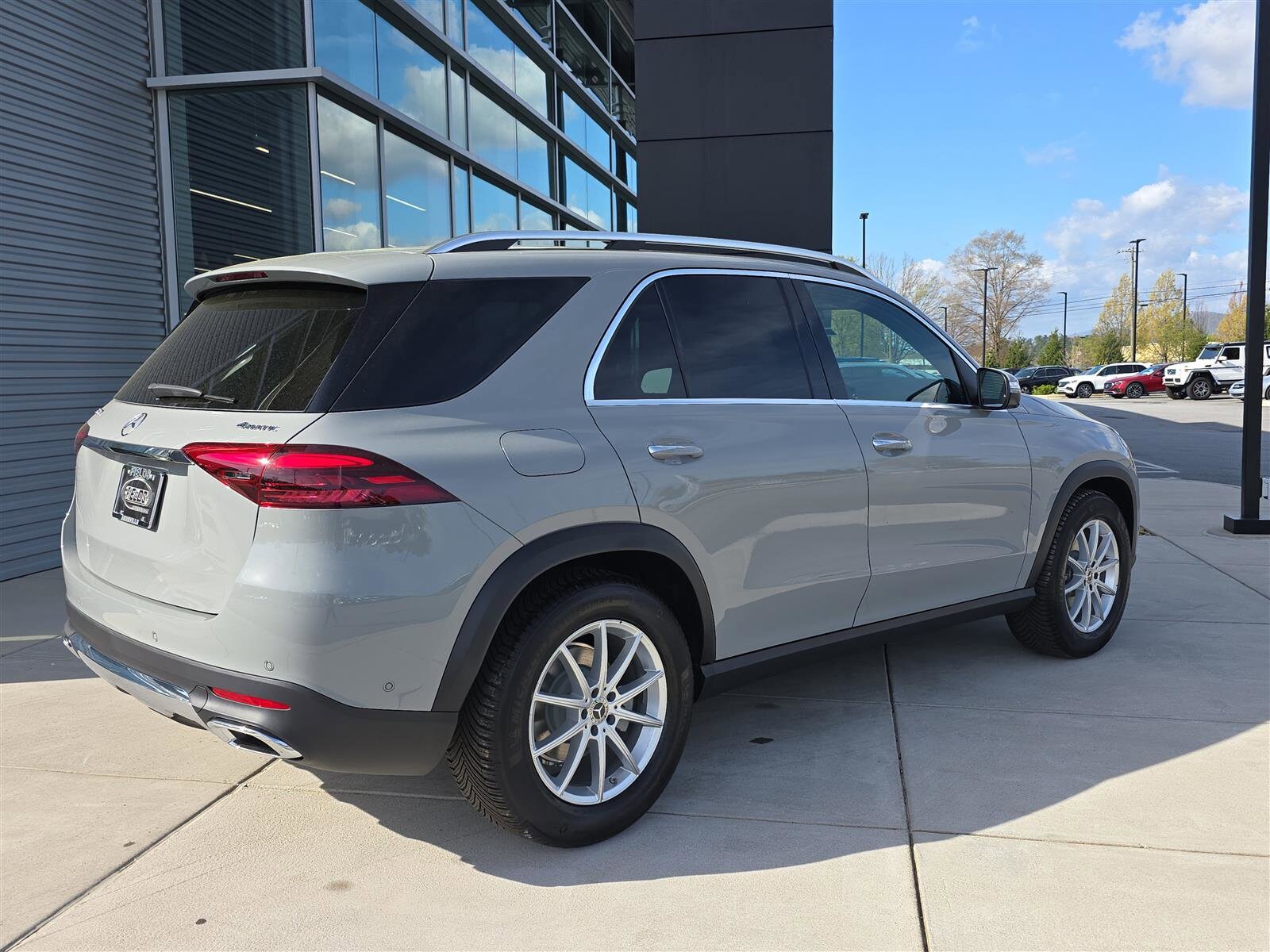 2025 Mercedes Benz GLE 350 4MATIC photo 3